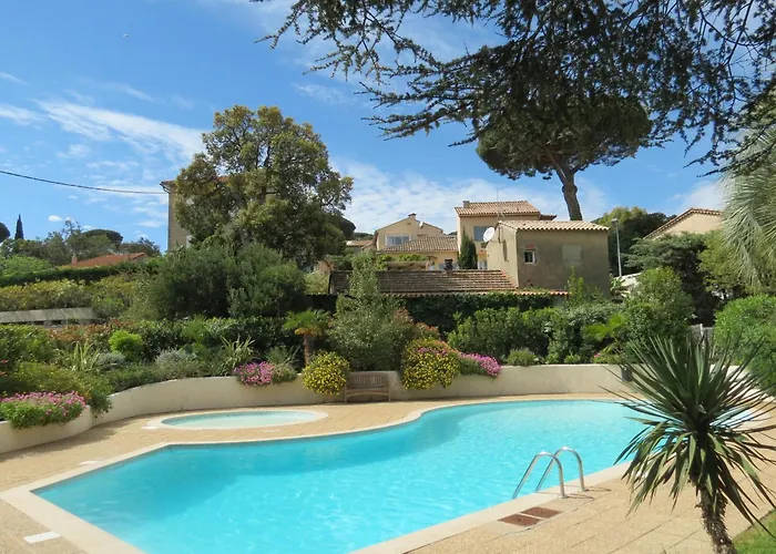 2p Climatisé Avec Parking, Piscine, Proche Plages Et Commerces à - Fr-1-780-63 Appartamento Sainte-Maxime