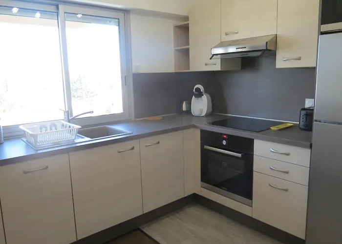 2p Climatisé Avec Parking, Piscine, Proche Plages Et Commerces à - Fr-1-780-63