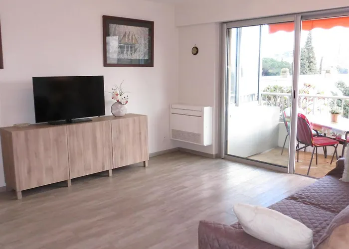 Appartement 2p Climatisé Avec Parking, Piscine, Proche Plages Et Commerces à - Fr-1-780-63 *