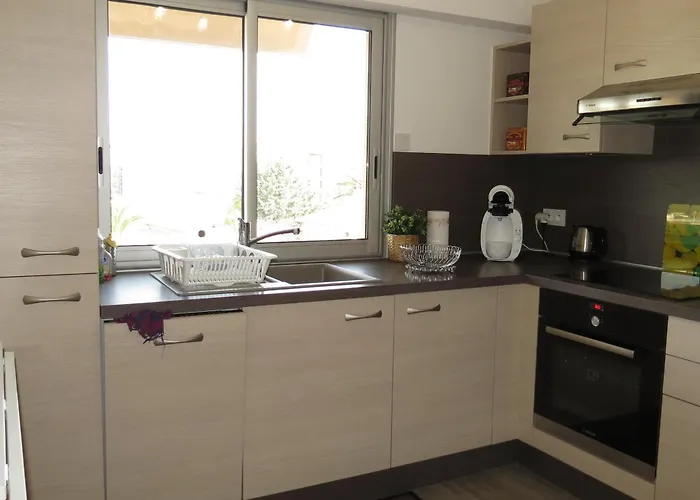 Appartement 2p Climatisé Avec Parking, Piscine, Proche Plages Et Commerces à - Fr-1-780-63 Sainte-Maxime