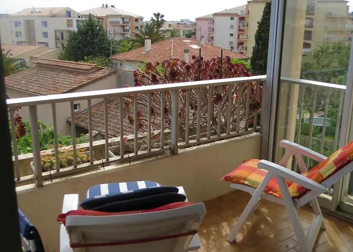 Daire 2 Pieces Climatise Avec Parking Et Piscine A - Fr-1-780-63 Sainte-Maxime